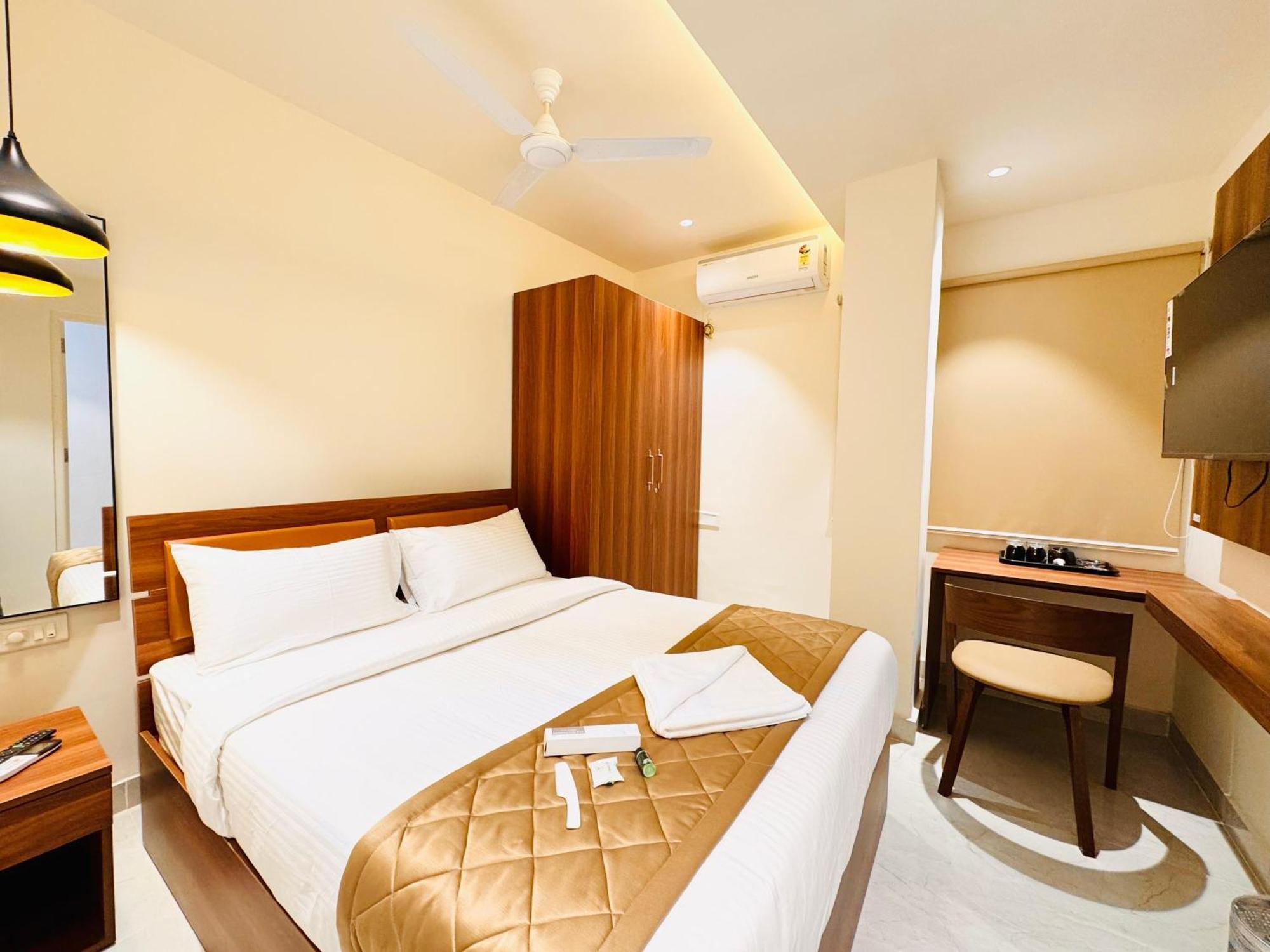 Hotel Star Avenue - Indiranagar Bangalore Eksteriør billede