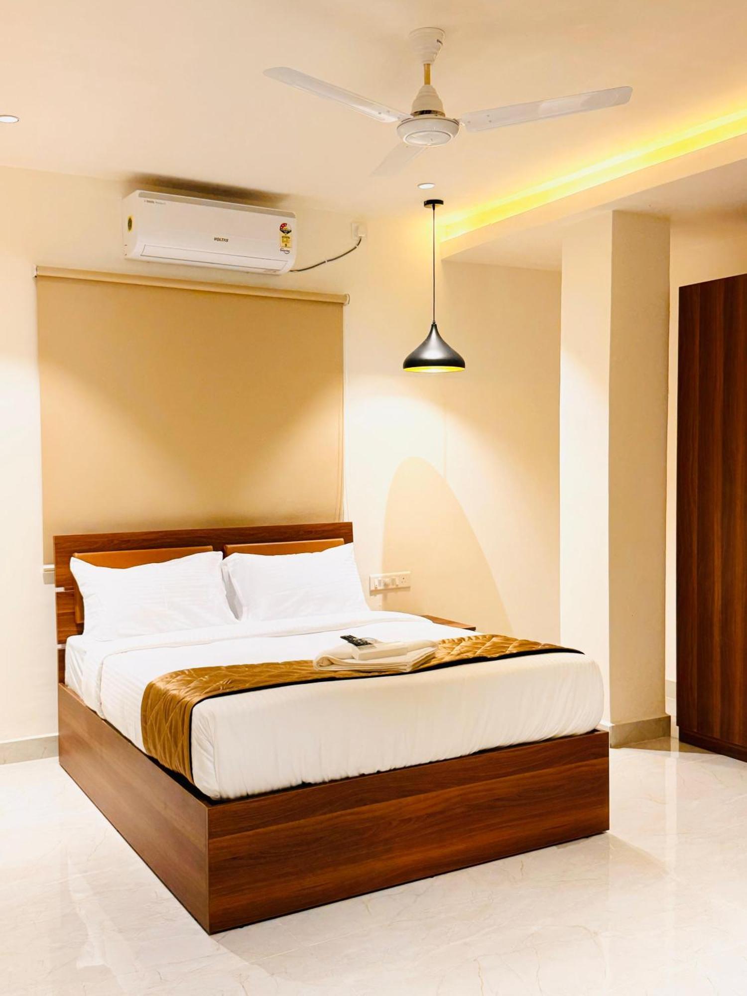 Hotel Star Avenue - Indiranagar Bangalore Eksteriør billede