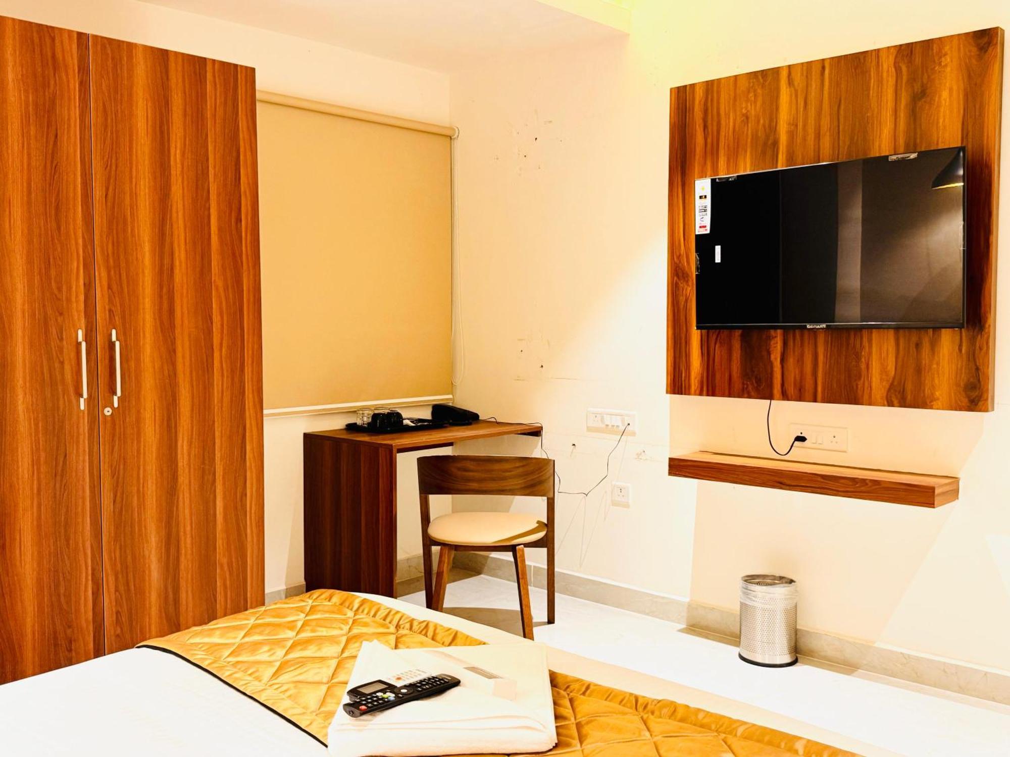 Hotel Star Avenue - Indiranagar Bangalore Eksteriør billede