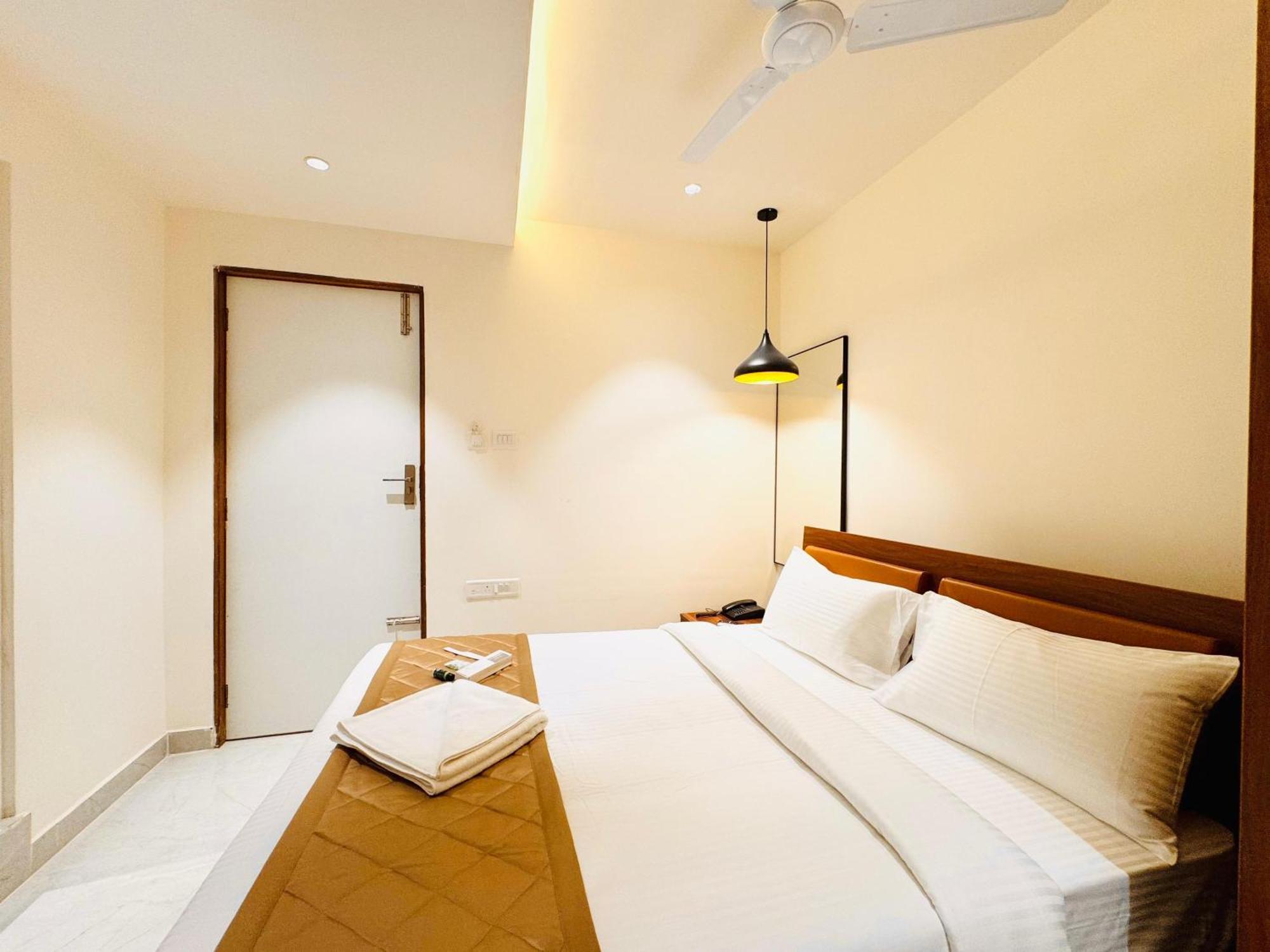 Hotel Star Avenue - Indiranagar Bangalore Eksteriør billede
