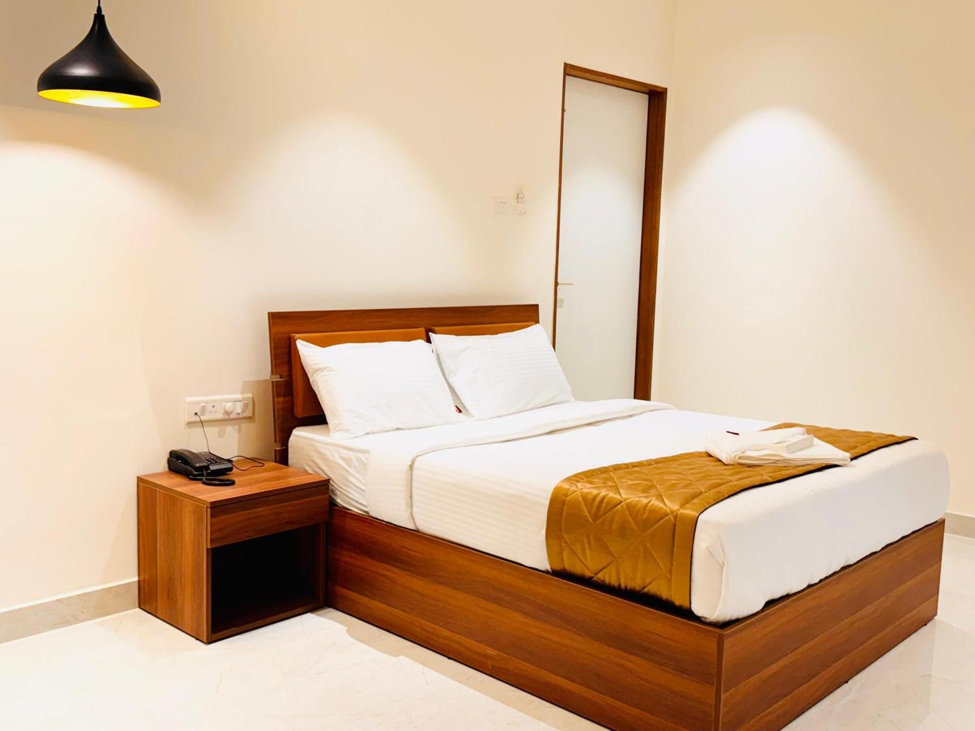 Hotel Star Avenue - Indiranagar Bangalore Eksteriør billede