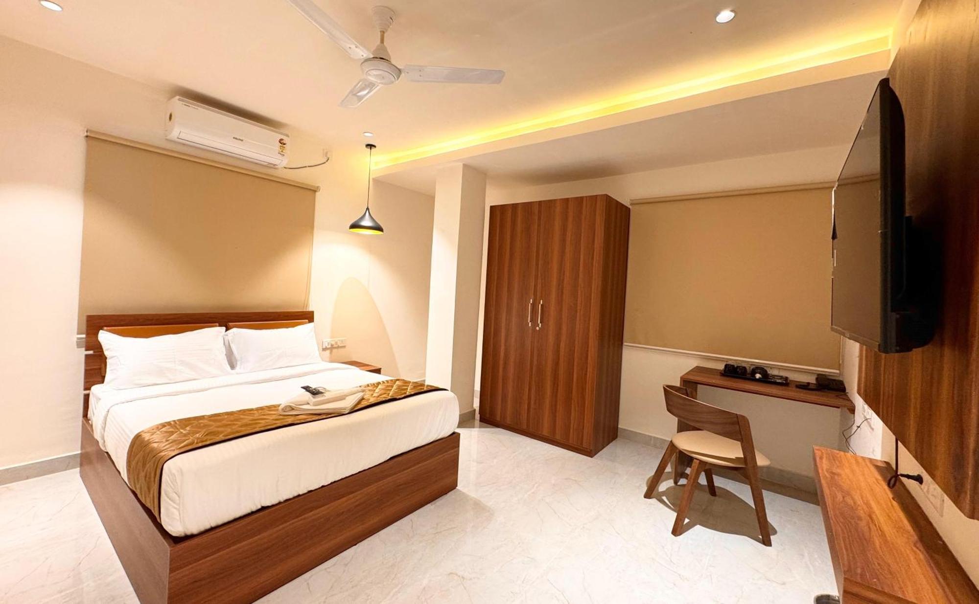 Hotel Star Avenue - Indiranagar Bangalore Eksteriør billede