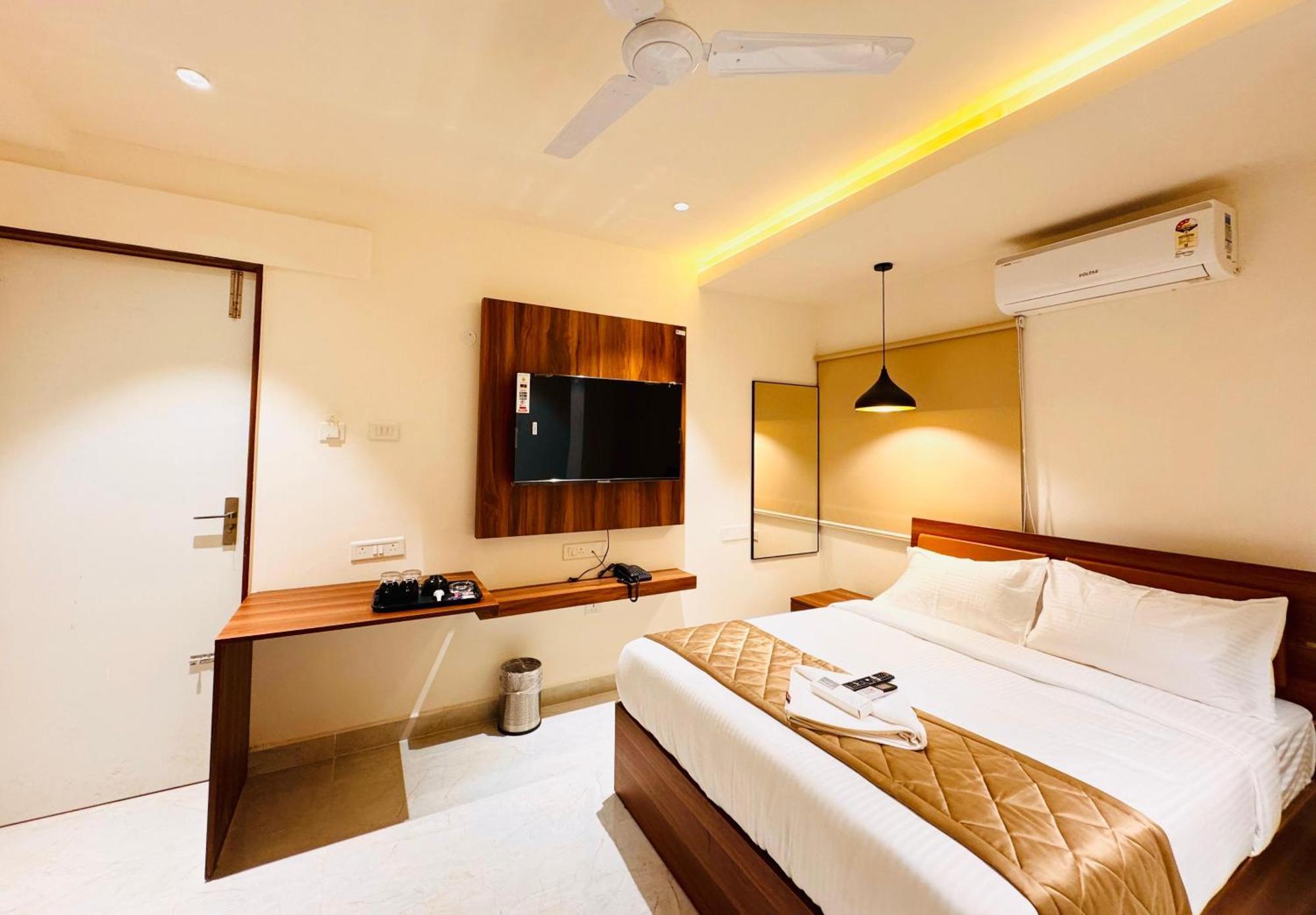 Hotel Star Avenue - Indiranagar Bangalore Eksteriør billede